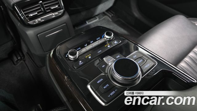 Genesis EQ900 2017 — photo 19