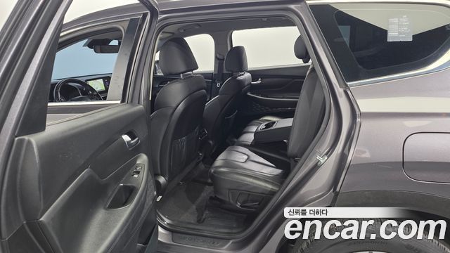 Hyundai Santafe 2022 — photo 17