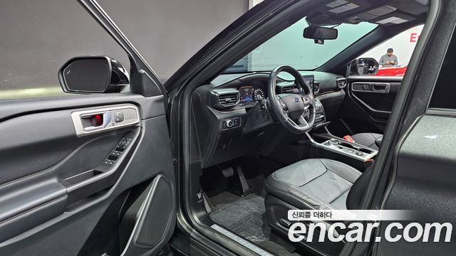 Ford Explorer 2020 — photo 13