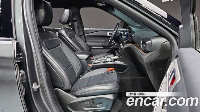 Ford Explorer 2020 — photo 18