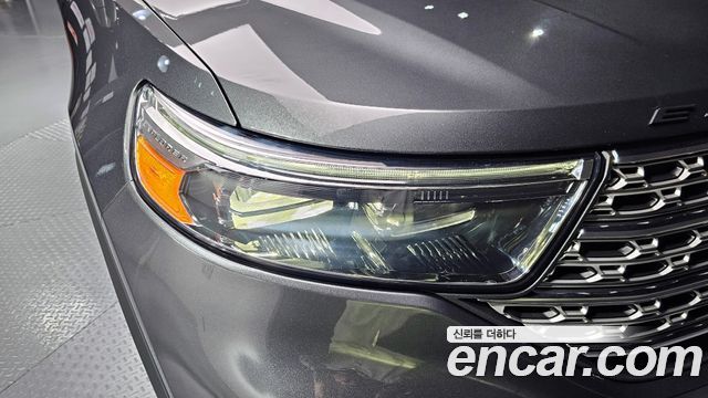 Ford Explorer 2020 — photo 8