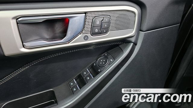 Ford Explorer 2020 — photo 25