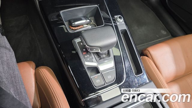 Audi Q5 2022 — photo 9