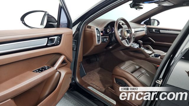 Porsche Cayenne 2023 — photo 13