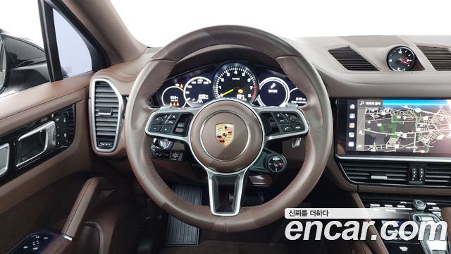 Porsche Cayenne 2023 — photo 18