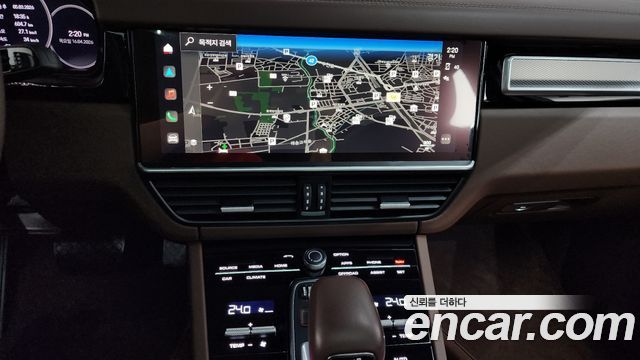 Porsche Cayenne 2023 — photo 19