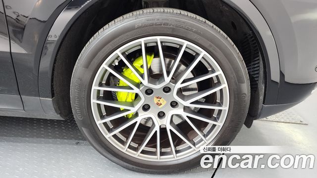 Porsche Cayenne 2023 — photo 7