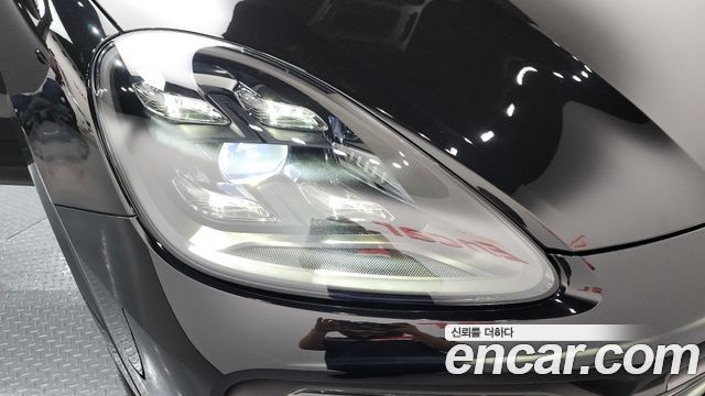 Porsche Cayenne 2023 — photo 8