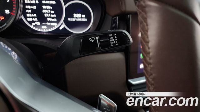 Porsche Cayenne 2023 — photo 29