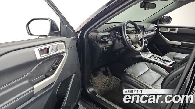Ford Explorer 2022 — photo 13