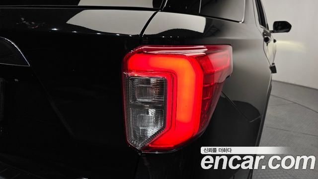 Ford Explorer 2022 — photo 9