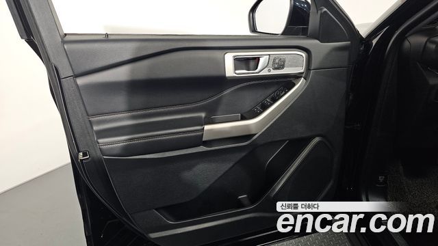 Ford Explorer 2022 — photo 14