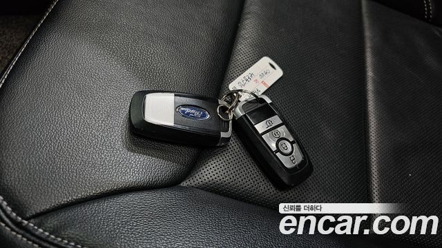 Ford Explorer 2022 — photo 33