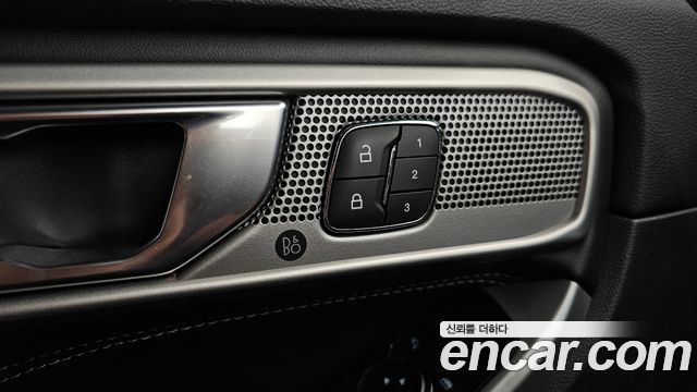 Ford Explorer 2022 — photo 37