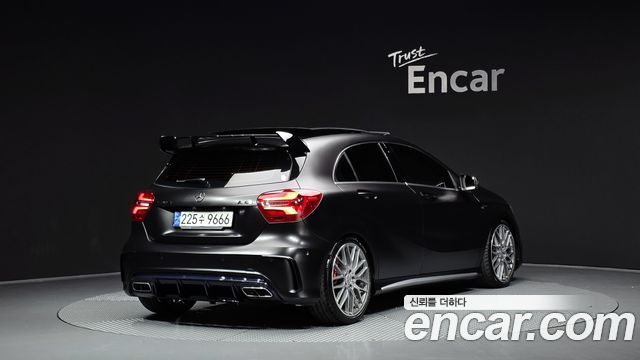 Mercedes-Benz A-Class 2017 — photo 2