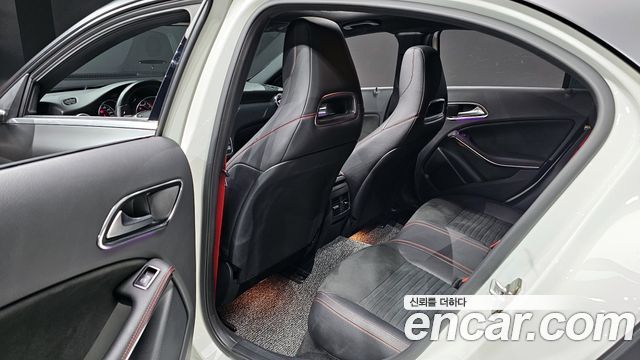 Mercedes-Benz A-Class 2017 — photo 16