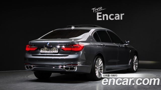 BMW 7-Series 2016 — photo 2