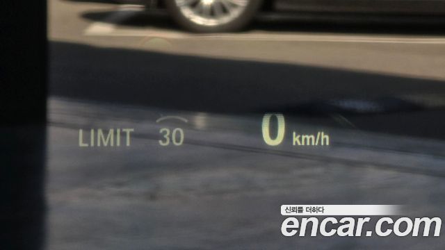 BMW 7-Series 2016 — photo 18