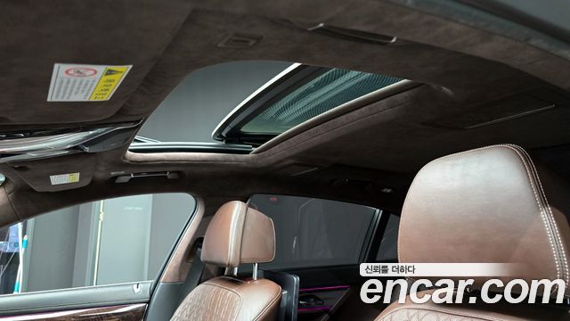 BMW 7-Series 2016 — photo 19