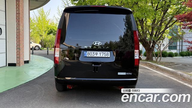 Hyundai Staria 2025 — photo 4