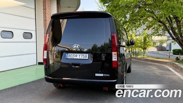 Hyundai Staria 2025 — photo 6