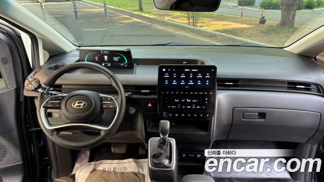 Hyundai Staria 2025 — photo 13