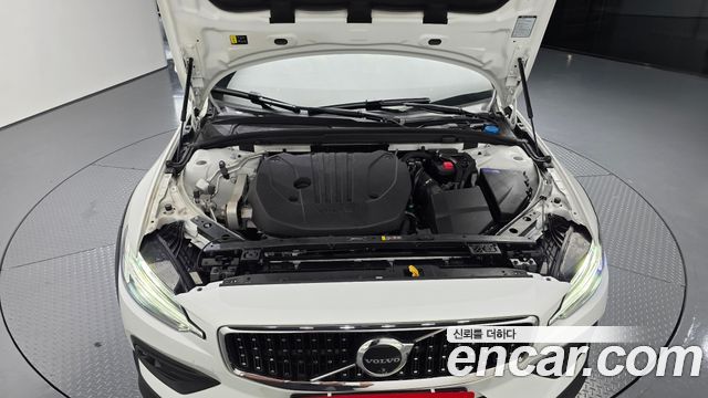 Volvo V60 2023 — photo 6
