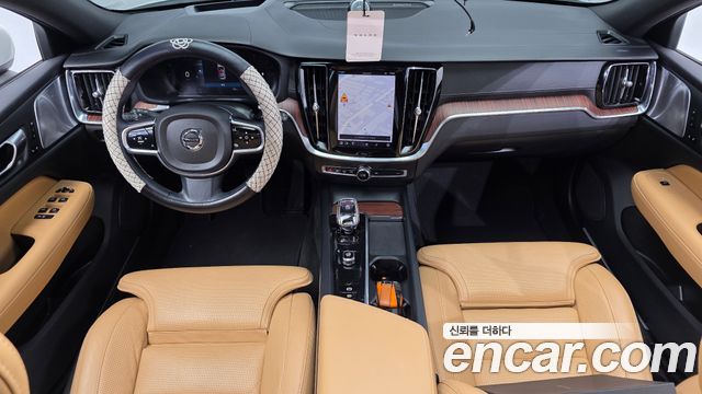 Volvo V60 2023 — photo 10