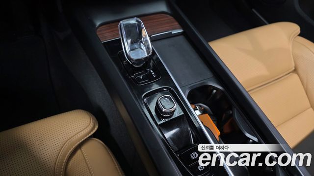 Volvo V60 2023 — photo 12