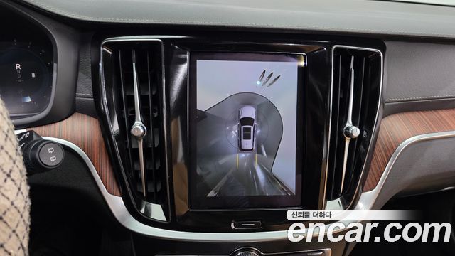 Volvo V60 2023 — photo 22