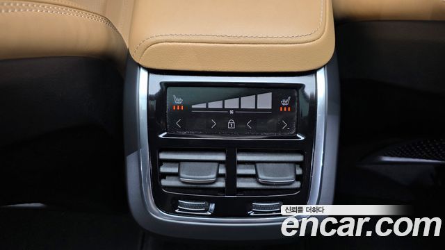 Volvo V60 2023 — photo 25