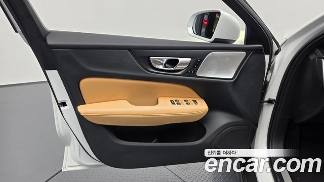 Volvo V60 2023 — photo 14