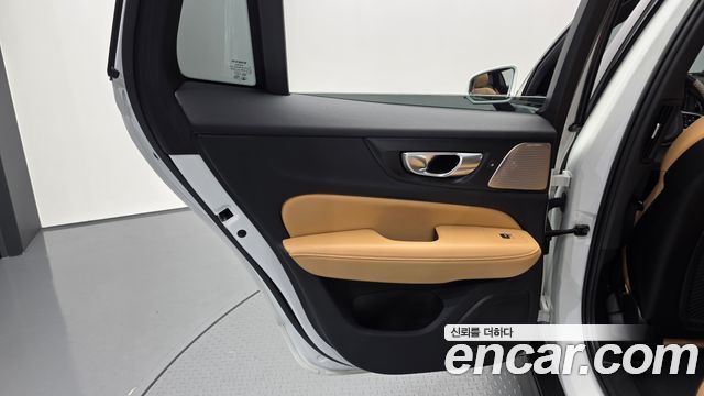 Volvo V60 2023 — photo 15