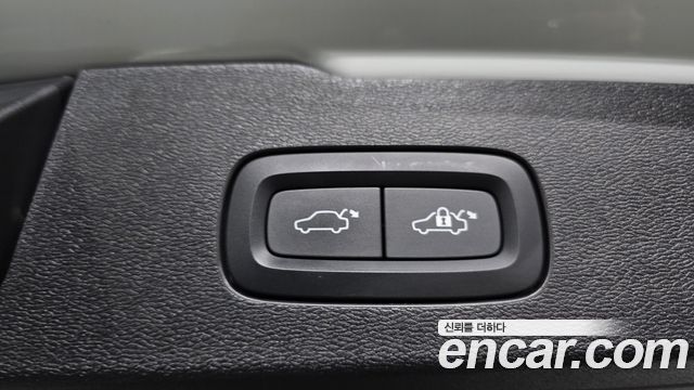 Volvo V60 2023 — photo 28