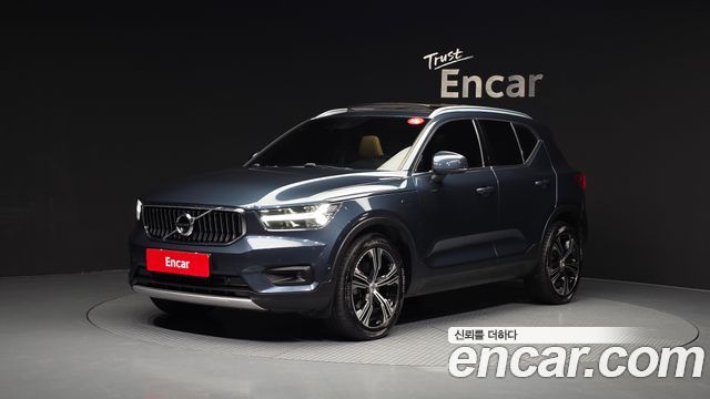Volvo XC40 2021 — photo 1