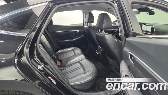 Hyundai Sonata 2022 — photo 17