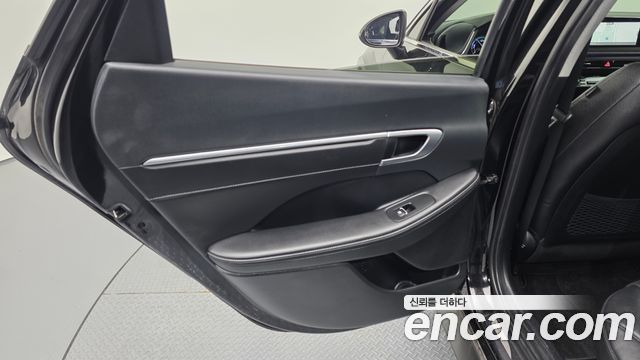 Hyundai Sonata 2022 — photo 15
