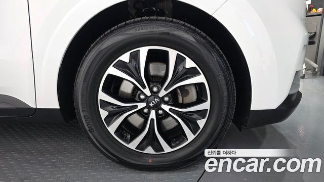 Kia Canival 2021 — photo 5