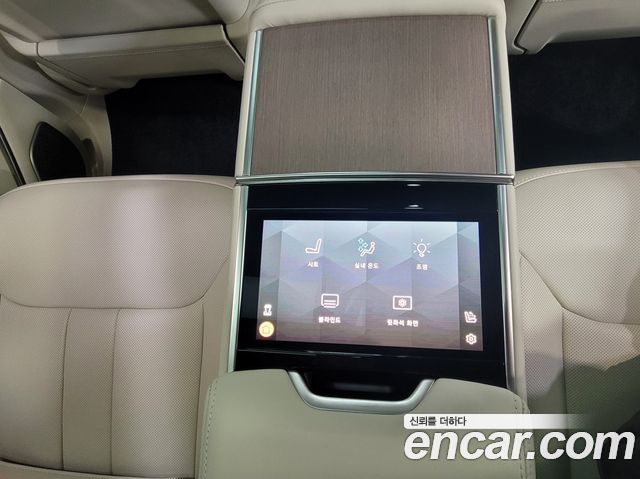 Land Rover Range Rover 2025 — photo 18