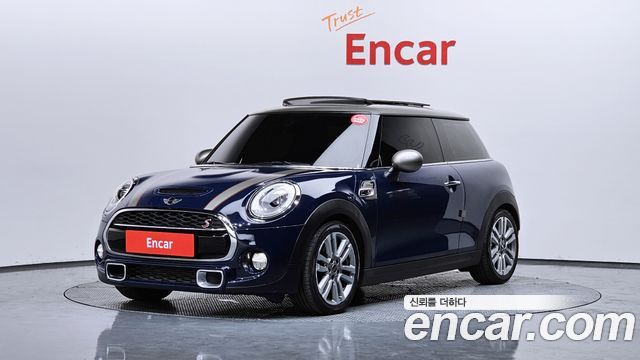 Mini Cooper 2017 — photo 1