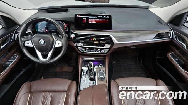 BMW Gran Turismo 2022 — photo 10