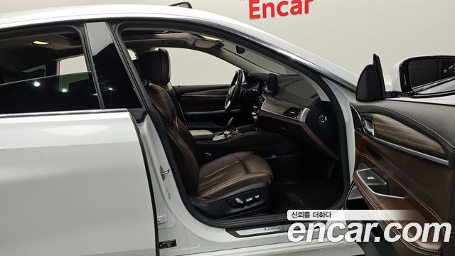 BMW Gran Turismo 2022 — photo 17