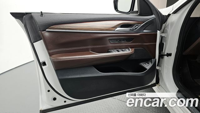 BMW Gran Turismo 2022 — photo 14