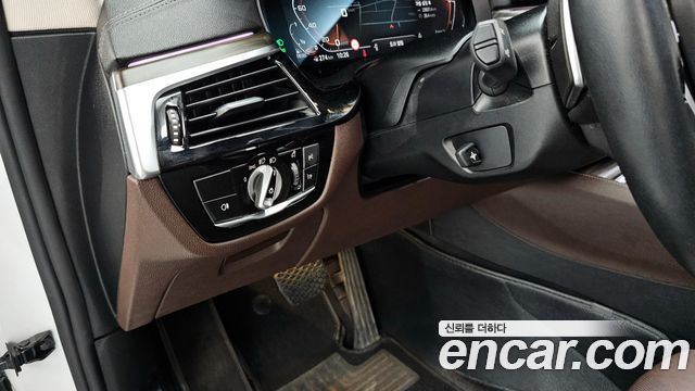 BMW Gran Turismo 2022 — photo 27