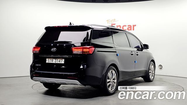 Kia Canival 2018 — photo 2