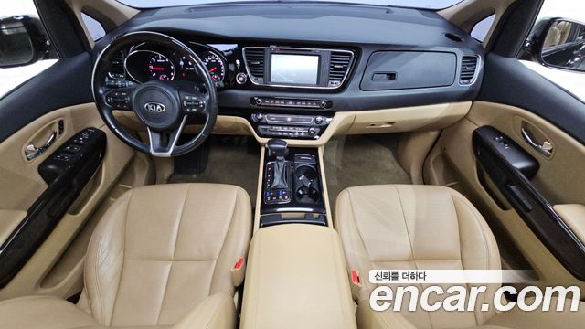 Kia Canival 2018 — photo 7