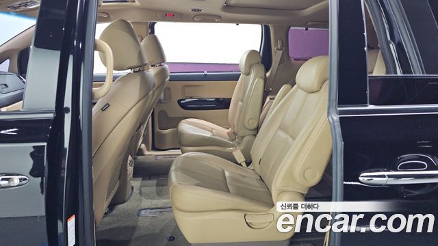 Kia Canival 2018 — photo 11