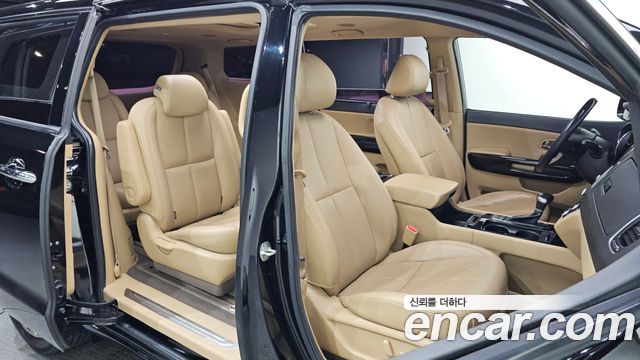 Kia Canival 2018 — photo 12