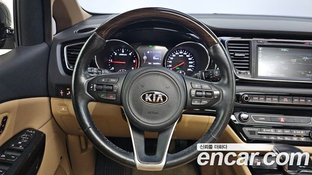 Kia Canival 2018 — photo 15