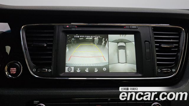 Kia Canival 2018 — photo 17
